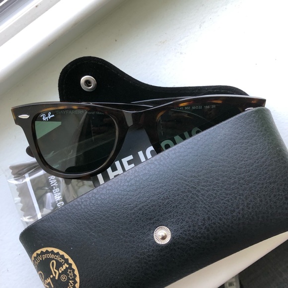 Ray Ban Wayfarer Tortoise Shell Sunglasses - Picture 5 of 12